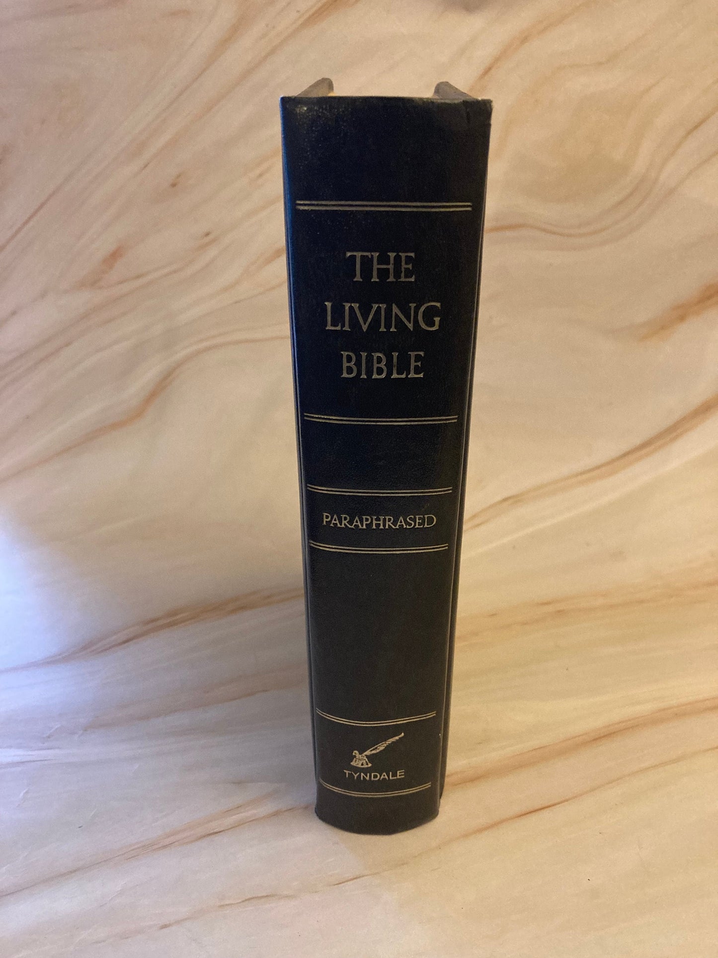 The Living Bible Paraphrased Book Green Vintage Bible Hardback - (Ref X3)