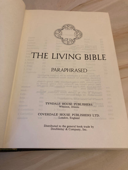 The Living Bible Paraphrased Book Green Vintage Bible Hardback - (Ref X3)