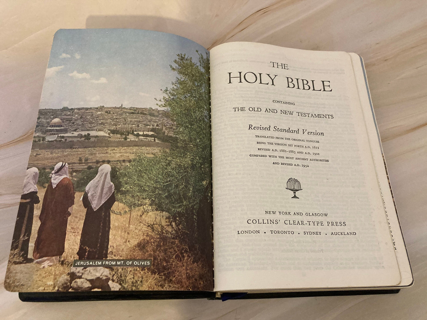 RSV Illustrated Collins Holy Bible - 1952  - (Ref X73)