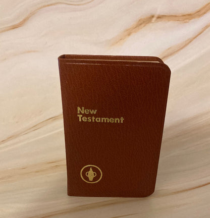 Brown Pocket Size Gideon Bible 1975 - new Testament Small Bible - (Ref X25)