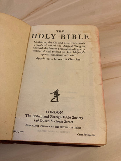 Elizabeth II Commemorative Coronation Bible June 1953 - (Ref X19)