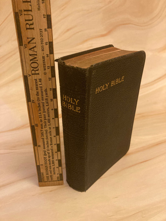 Vintage Holy Bible 1926 - (Ref X57)