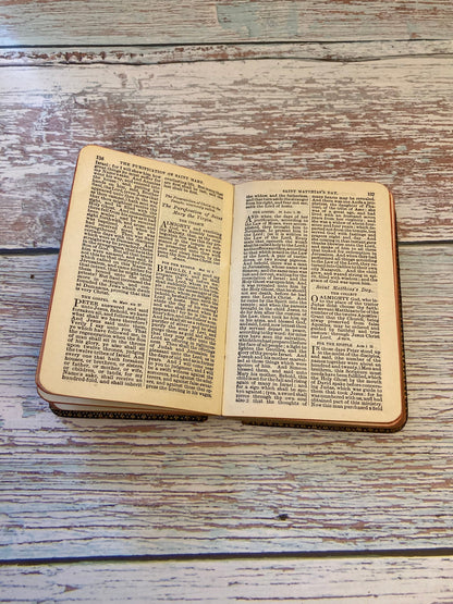 Common prayer hymns and modern pocket book 1800s - christian holy book - (ref x50)