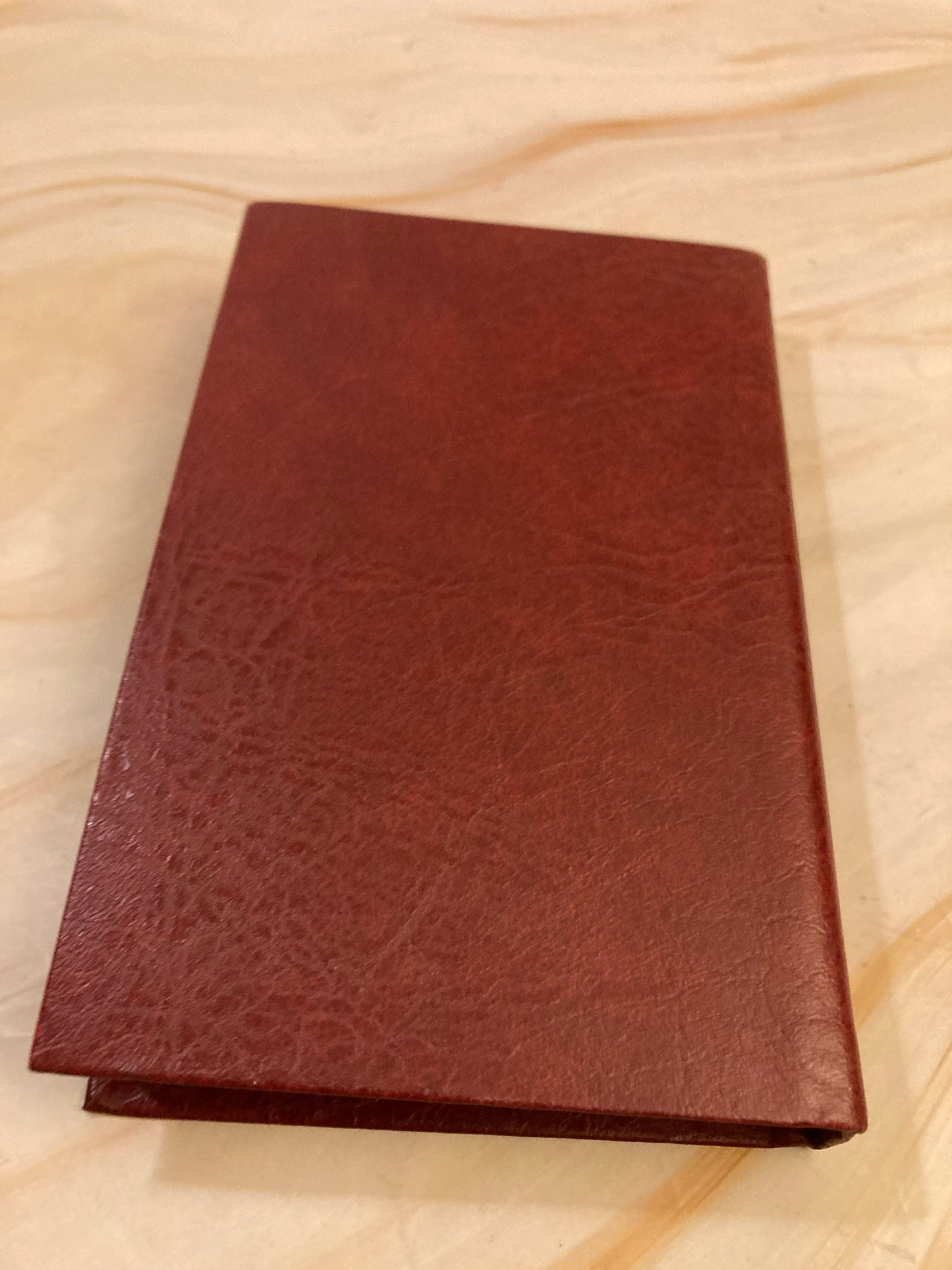 2015 Gideon Pocket Size Bible Burgundy Red Bible - (Ref x217)