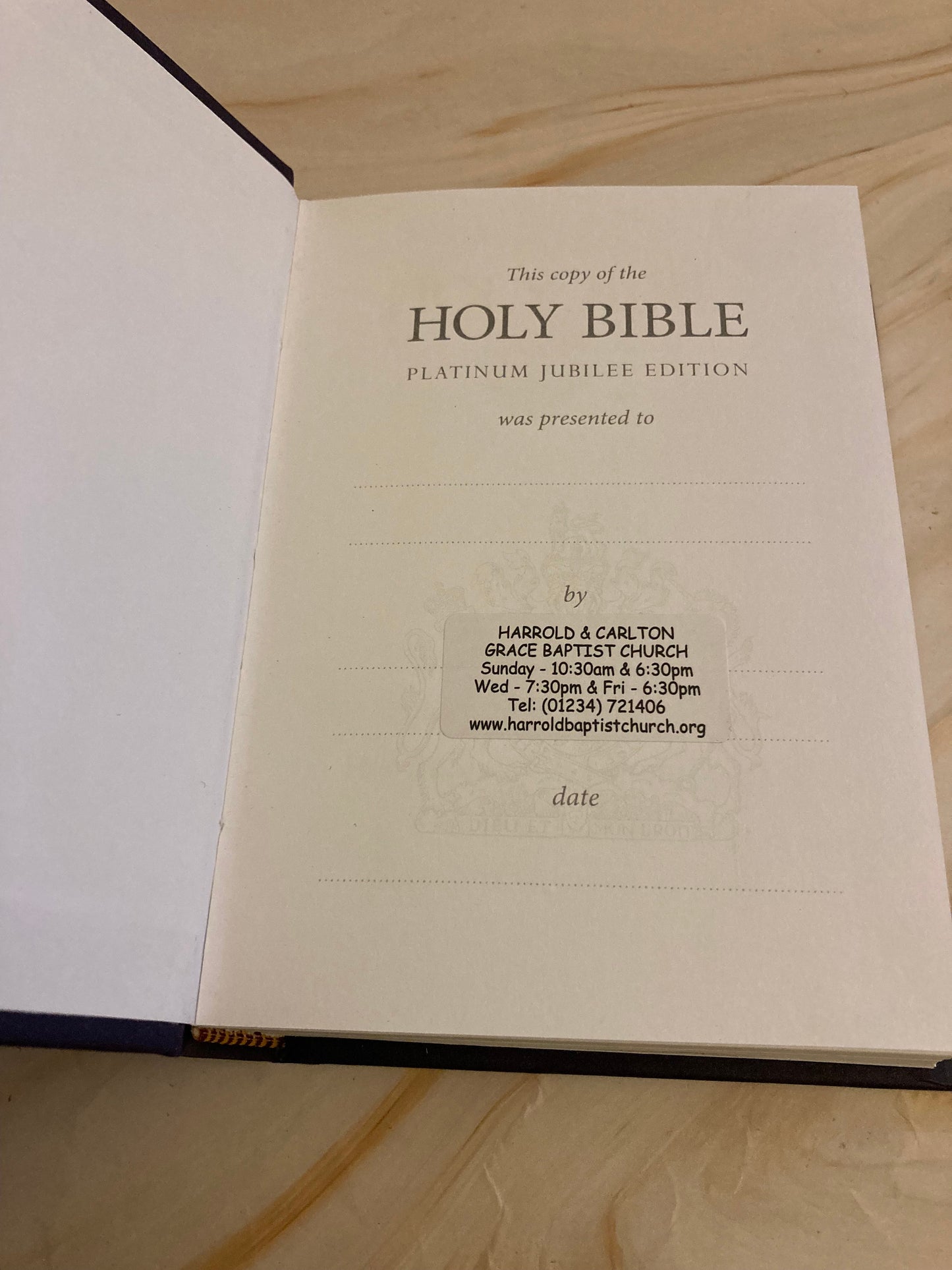Platinum Jubilee Queen Elizabeth Holy Bible 1952 - 2022 - (Ref x216)