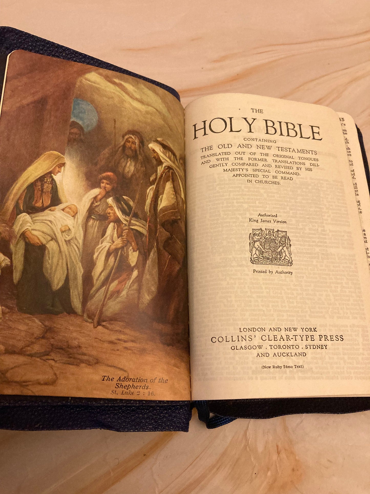 1953 Coronation Bible Queen Elizabeth Illustration Pocket Size Bible - (Ref x277)