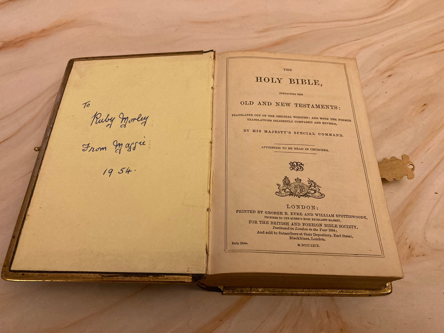 Vintage Holy Bible with Clasp - (Ref x250)