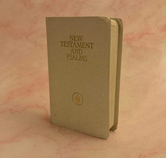 Pocket Size White Vintage Gideon Bible 1984 - (Ref x200)